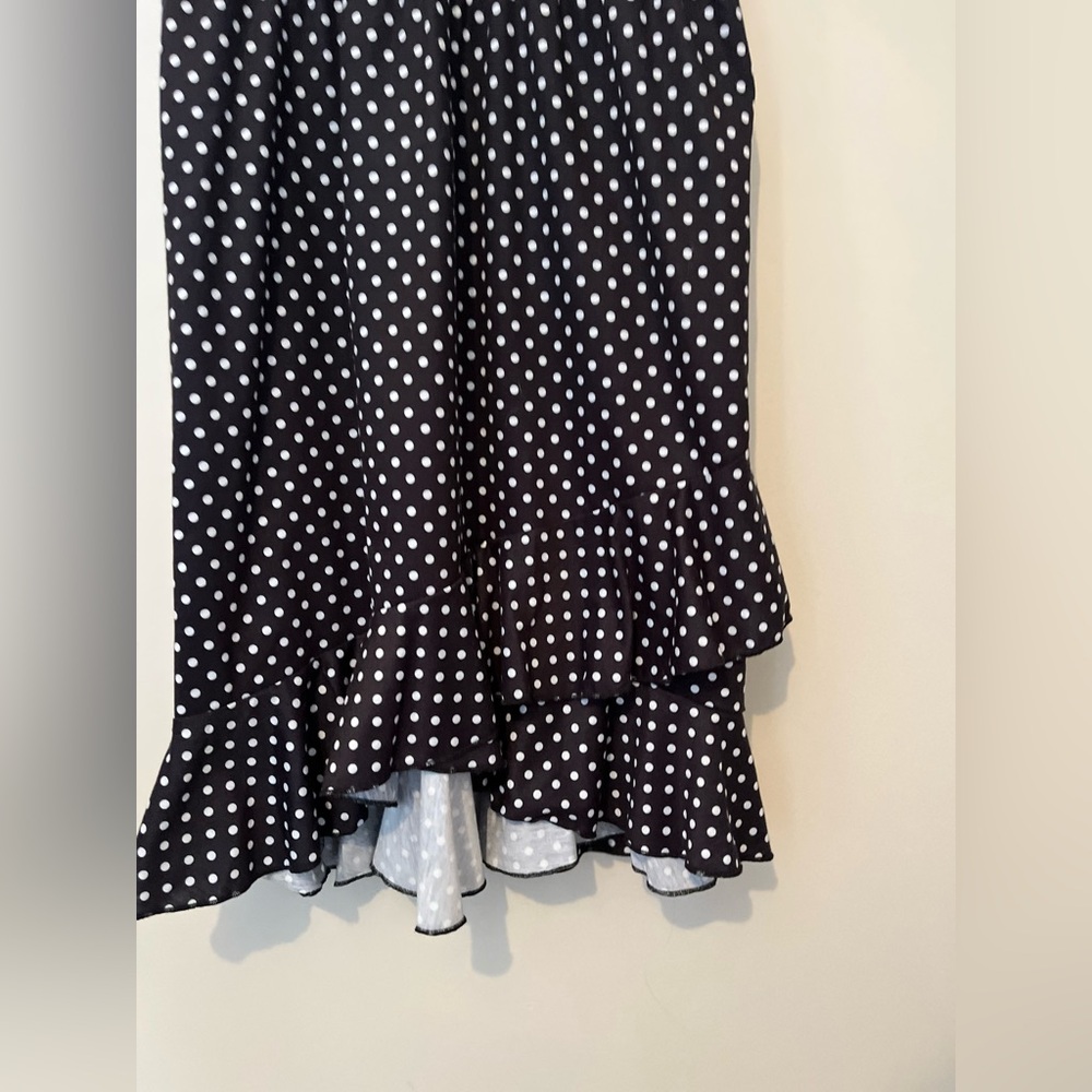 Polka Dot dress, Large, adjustable straps, cute tiered ruffles at the bottom - Picture 5 of 9